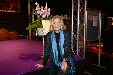 Taufe einer Orchidee auf den Namen 'Suzanne von Borsody' in Dresden