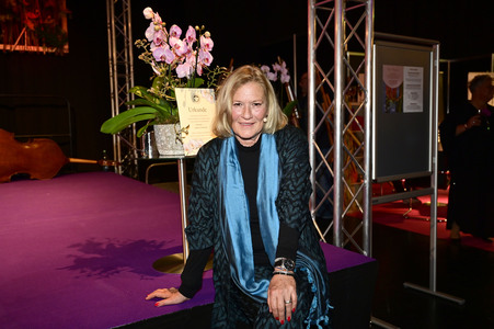 Taufe einer Orchidee auf den Namen 'Suzanne von Borsody' in Dresden