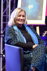 Taufe einer Orchidee auf den Namen 'Suzanne von Borsody' in Dresden