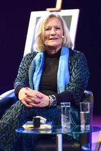 Taufe einer Orchidee auf den Namen 'Suzanne von Borsody' in Dresden