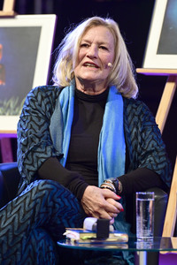 Taufe einer Orchidee auf den Namen 'Suzanne von Borsody' in Dresden