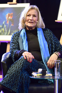 Taufe einer Orchidee auf den Namen 'Suzanne von Borsody' in Dresden