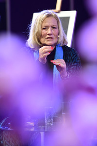 Taufe einer Orchidee auf den Namen 'Suzanne von Borsody' in Dresden