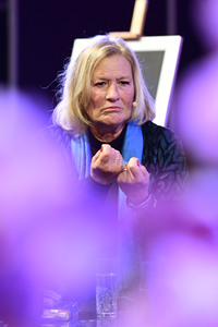 Taufe einer Orchidee auf den Namen 'Suzanne von Borsody' in Dresden