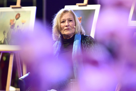 Taufe einer Orchidee auf den Namen 'Suzanne von Borsody' in Dresden