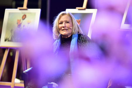 Taufe einer Orchidee auf den Namen 'Suzanne von Borsody' in Dresden