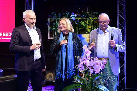 Taufe einer Orchidee auf den Namen 'Suzanne von Borsody' in Dresden