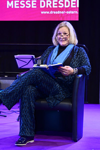 Taufe einer Orchidee auf den Namen 'Suzanne von Borsody' in Dresden