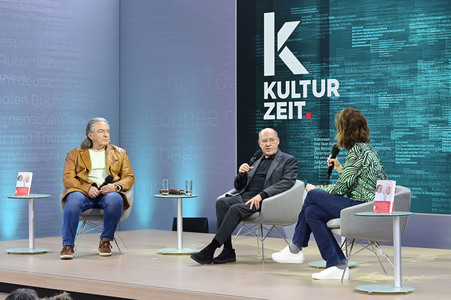 Peter-Michael Diestel und Gregor Gysi auf der Leipziger Buchmesse 2025