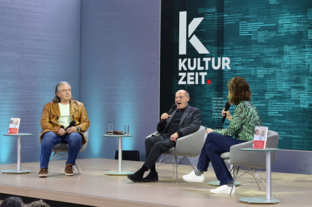 Peter-Michael Diestel und Gregor Gysi auf der Leipziger Buchmesse 2025