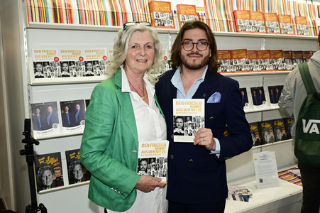 Sektempfang mit Franco Nero auf der Leipziger Buchmesse 2025