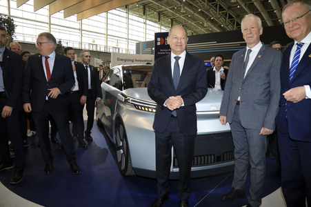 Eröffnungsrundgang auf der Hannover Messe 2025