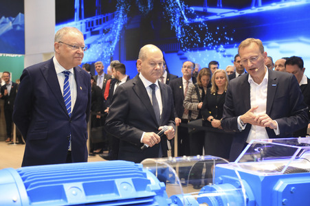 Eröffnungsrundgang auf der Hannover Messe 2025