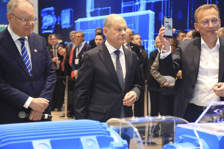 Eröffnungsrundgang auf der Hannover Messe 2025