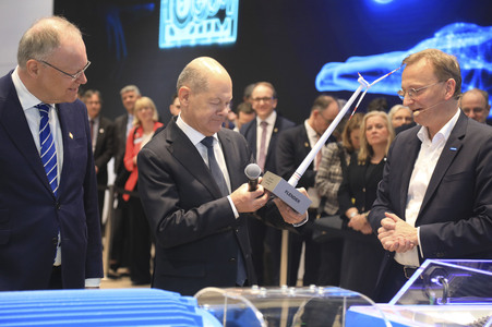 Eröffnungsrundgang auf der Hannover Messe 2025