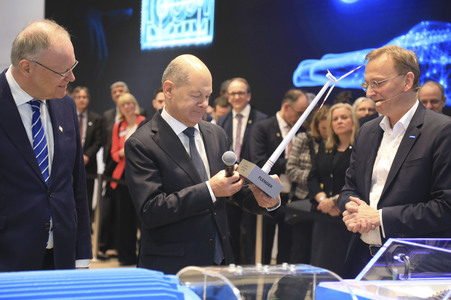 Eröffnungsrundgang auf der Hannover Messe 2025