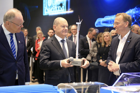 Eröffnungsrundgang auf der Hannover Messe 2025