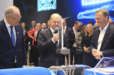 Eröffnungsrundgang auf der Hannover Messe 2025