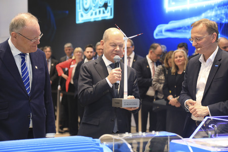 Eröffnungsrundgang auf der Hannover Messe 2025