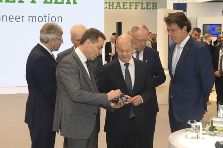 Eröffnungsrundgang auf der Hannover Messe 2025