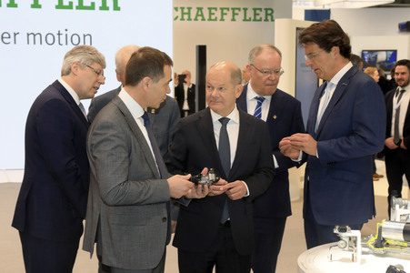 Eröffnungsrundgang auf der Hannover Messe 2025