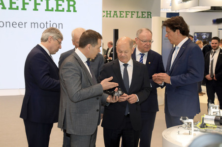 Eröffnungsrundgang auf der Hannover Messe 2025