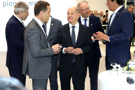 Eröffnungsrundgang auf der Hannover Messe 2025