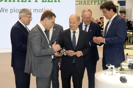 Eröffnungsrundgang auf der Hannover Messe 2025