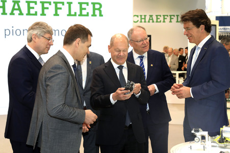 Eröffnungsrundgang auf der Hannover Messe 2025