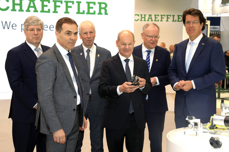 Eröffnungsrundgang auf der Hannover Messe 2025