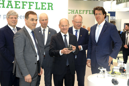 Eröffnungsrundgang auf der Hannover Messe 2025