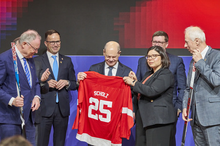 Eröffnungsrundgang auf der Hannover Messe 2025