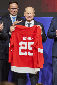 Eröffnungsrundgang auf der Hannover Messe 2025