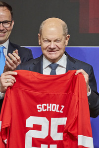 Eröffnungsrundgang auf der Hannover Messe 2025