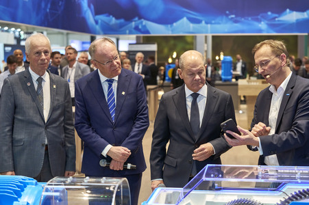 Eröffnungsrundgang auf der Hannover Messe 2025