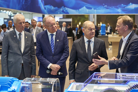 Eröffnungsrundgang auf der Hannover Messe 2025