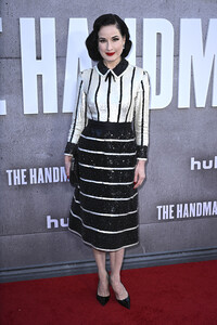 Season 6 Premiere 'The Handmaid's Tale: Der Report der Magd' in Los Angeles