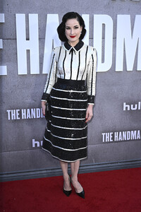 Season 6 Premiere 'The Handmaid's Tale: Der Report der Magd' in Los Angeles