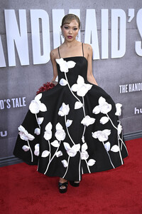 Season 6 Premiere 'The Handmaid's Tale: Der Report der Magd' in Los Angeles