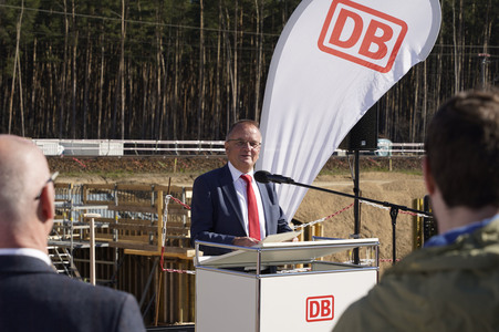 Spatenstich für den neuen Bahnhof Fangschleuse in Grünheide