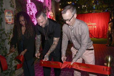 Kontra K bei der Enthüllung seiner Wachsfigur und der Eröffnung des neuen Themenbereichs 'Berlin Vibes' im Madame Tussauds in Berlin
