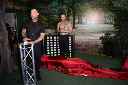 Kontra K bei der Enthüllung seiner Wachsfigur und der Eröffnung des neuen Themenbereichs 'Berlin Vibes' im Madame Tussauds in Berlin