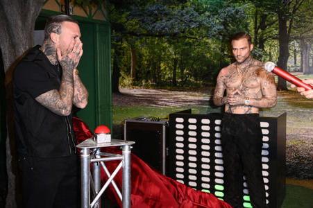 Kontra K bei der Enthüllung seiner Wachsfigur und der Eröffnung des neuen Themenbereichs 'Berlin Vibes' im Madame Tussauds in Berlin