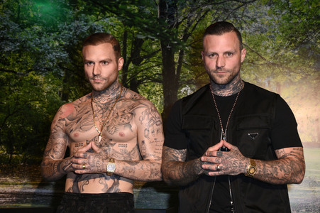 Kontra K bei der Enthüllung seiner Wachsfigur und der Eröffnung des neuen Themenbereichs 'Berlin Vibes' im Madame Tussauds in Berlin