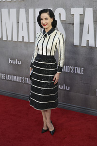Season 6 Premiere 'The Handmaid's Tale: Der Report der Magd' in Los Angeles