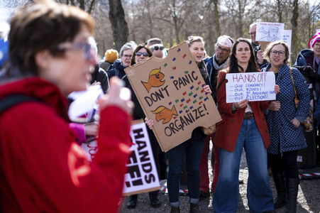 Demonstrationen gegen Trump und Musk in Berlin