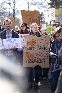 Demonstrationen gegen Trump und Musk in Berlin