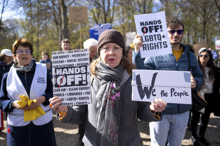 Demonstrationen gegen Trump und Musk in Berlin