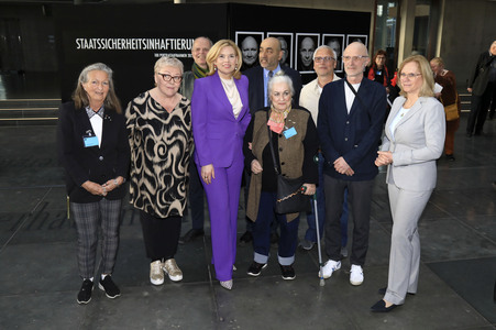 Ausstellungseröffnung 'Staatssicherheitsinhaftierung / Porträt 2023 - 2024' in Berlin