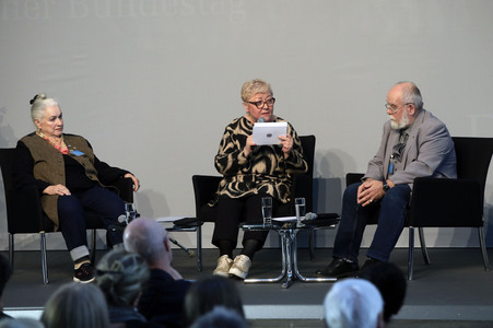 Ausstellungseröffnung 'Staatssicherheitsinhaftierung / Porträt 2023 - 2024' in Berlin